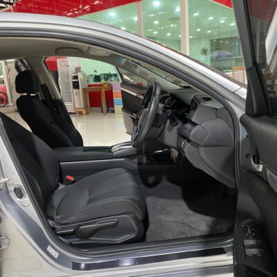 Honda Civic FC 1.8E AT เบนซิน ปี 2017 รถเก๋งมือสอง เจ๊คำปุ่นยูสคาร์ รถมือสอง ราคาถูก ฟรีดาวน์ รับประกันมือสอง