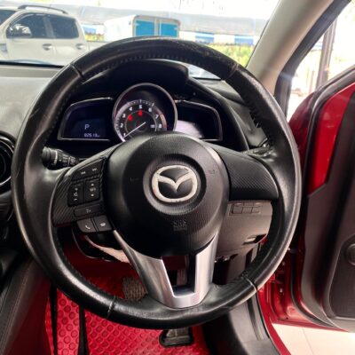 Mazda 2 SKYACTIV-G 1.3 AT เบนซิน ปี 2015 รถเก๋งมือสอง เจ๊คำปุ่นยูสคาร์ รถมือสอง