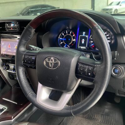 Toyota Fortuner 2.4V 2WD AT ดีเซล ปี 2016 รถsuvมือสอง เจ๊คำปุ่นยูสคาร์ รถมือสอง ราคาถูก ฟรีดาวน์ รับประกันมือสอง