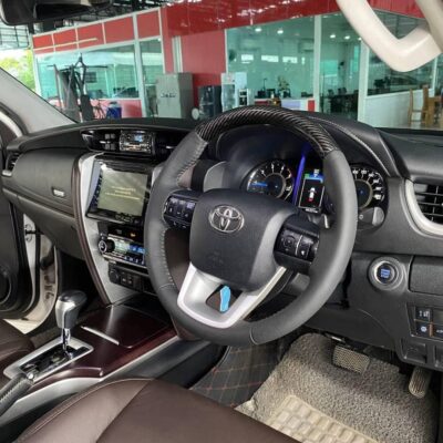 Toyota Fortuner 2.4V 2WD AT ดีเซล ปี 2017 รถsuvมือสอง เจ๊คำปุ่นยูสคาร์ รถมือสอง ราคาถูก ฟรีดาวน์ รับประกันมือสอง