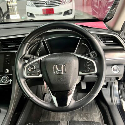 Honda Civic FC 1.5 Turbo Sedan AT เบนซิน ปี 2018 รถเก๋งมือสอง เจ๊คำปุ่นยูสคาร์ รถมือสอง ราคาถูก ฟรีดาวน์ รับประกันมือสอง