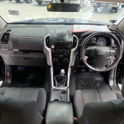 Isuzu D-Max Hi-lender Cab4 1.9 L Ddi MT ปี 2018 รถกระบะมือสอง เจ๊คำปุ่นยูสคาร์ รถมือสอง ราคาถูก ฟรีดาวน์ รับประกันมือสอง