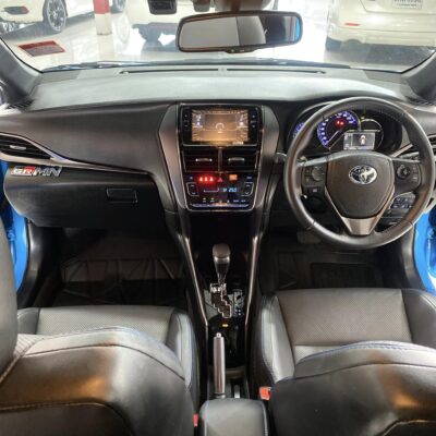 Toyota Yaris 1.2 Sport Premium AT เบนซิน ปี 2020 รถเก๋งมือสอง เจ๊คำปุ่นยูสคาร์ รถมือสอง ราคาถูก ฟรีดาวน์ รับประกันมือสอง