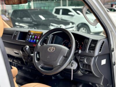 Toyota Cummuter 3.0 D4D MT ดีเซล ปี 2017 รถตู้มือสอง เจ๊คำปุ่นยูสคาร์ รถมือสอง ราคาถูก ฟรีดาวน์ รับประกันมือสอง