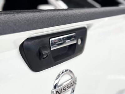 NISSAN Navara NP300 Calibre 2.5 S 4WD 6MT 2016 รถกระบะมือสอง เจ๊คำปุ่นยูสคาร์ รถมือสอง ราคาถูก ฟรีดาวน์ รับประกันมือสอง