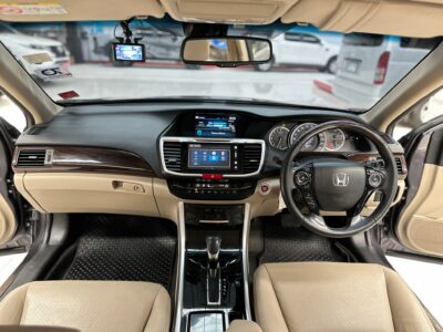 Honda Accord 2.0 EL AT เบนซิน ปี 2016 รถเก๋งมือสอง เจ๊คำปุ่นยูสคาร์ รถมือสอง ราคาถูก ฟรีดาวน์ รับประกันมือสอง