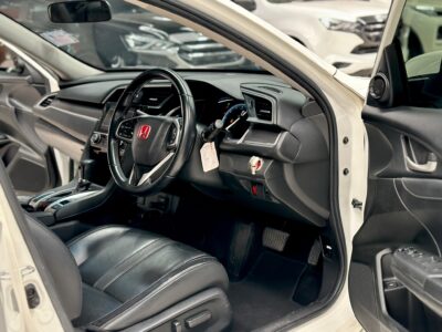 Honda Civic FC 1.8 EL CVT AT เบนซิน ปี 2016 รถเก๋งมือสอง เจ๊คำปุ่นยูสคาร์ รถมือสอง ราคาถูก ฟรีดาวน์ รับประกันมือสอง