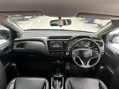 Honda City 1.5 V CVT AT เบนซิน 2018 รถเก๋งมือสอง เจ๊คำปุ่นยูสคาร์ รถมือสอง ราคาถูก ฟรีดาวน์ รับประกันมือสอง