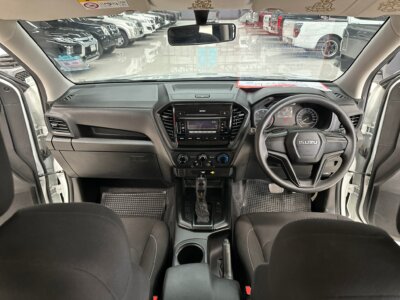 Isuzu D-Max Cab4 1.9 Ddi S 6AT 2022 รถกระบะมือสอง เจ๊คำปุ่นยูสคาร์ รถมือสองชลบุรี