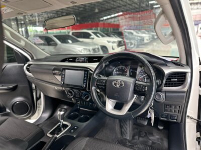 Toyota Hilux Revo 2.4Mid Smart cab AT 2020 รถกระบะมือสอง เจ๊คำปุ่นยูสคาร์ รถมือสองชลบุรี