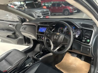 Honda City 1.5 V+ i-VTEC AT ปี 2017 รถเก๋งมือสอง เจ๊คำปุ่นยูสคาร์ รถมือสอง ราคาถูก ฟรีดาวน์ รับประกันมือสอง
