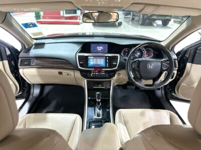 Honda Accord 2.0 EL i-VTEC เบนซิน 2016 รถเก๋งมือสอง เจ๊คำปุ่นยูสคาร์ รถมือสองชลบุรี