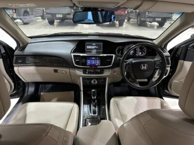 Honda Accord 2.0 EL Navi ปี 2013 รถเก๋งมือสองเจ๊คำปุ่นยูสคาร์ รถมือสองชลบุรี ระยอง จันทบุรี สมุทรปราการ