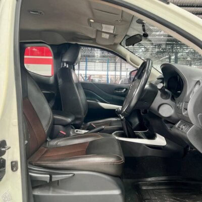 Nissan Navara King cab Black Edition 2.5 E 2019 รถกระบะมือสอง เจ๊คำปุ่นยูสคาร์ รถมือสองชลบุรี ระยอง จันทบุรี สมุทรปราการ