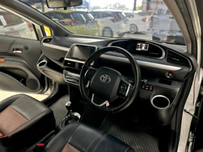Toyota Sienta 1.5 V AT เบนซิน 2018 รถsuvมือสอง เจ๊คำปุ่นยูสคาร์ รถมือสอง ราคาถูก ฟรีดาวน์ รับประกันมือสอง