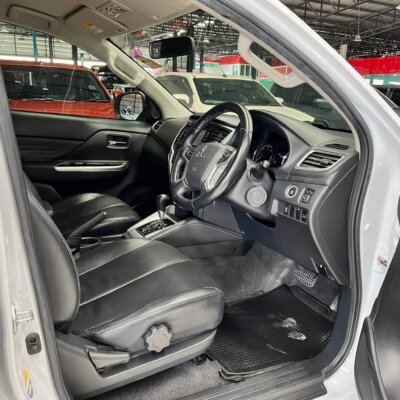 Mitsubishi Triton Plus 2.4 GT A/T 2019 รถกระบะมือสอง เจ๊คำปุ่นยูสคาร์ รถมือสอง ราคาถูก ฟรีดาวน์ รับประกันมือสอง