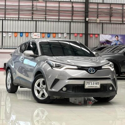 Toyota CH-R 1.8 Hybrid MID ปี 2018 รถเก๋งมือสอง เจ๊คำปุ่นยูสคาร์ รถมือสอง ราคาถูก ฟรีดาวน์ รับประกันมือสอง