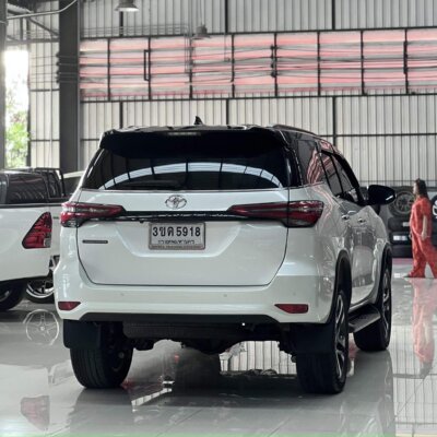 Toyota Fortuner Commander 2.4 V 2WD AT ปี 2021 รถSuvมือสอง เจ๊คำปุ่นยูสคาร์ รถมือสองชลบุรี ระยอง จันทบุรี สมุทรปราการ