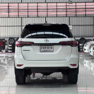 Toyota Fortuner Commander 2.4 V 2WD AT ปี 2021 รถSuvมือสอง เจ๊คำปุ่นยูสคาร์ รถมือสองชลบุรี ระยอง จันทบุรี สมุทรปราการ