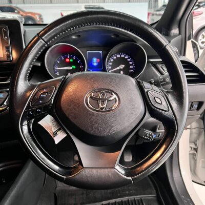 Toyota C-HR 1.8 Entry เบนซิน ปี 2018 รถsuvมือสอง เจ๊คำปุ่นยูสคาร์ รถมือสองชลบุรี ระยอง จันทบุรี สมุทรปราการ