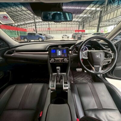 Honda Civic FC 1.5 Turbo RS 2019 รถเก๋งมือสอง เจ๊คำปุ่นยูสคาร์ รถมือสองชลบุรี ระยอง จันทบุรี สมุทรปราการ