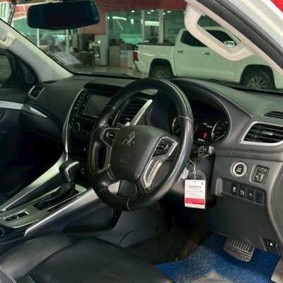 Mitsubishi Pajero Sport 2.4GT 2WD 2016 รถsuvมือสอง เจ๊คำปุ่นยูสคาร์ รถมือสองชลบุรี ระยอง จันทบุรี สมุทรปราการ