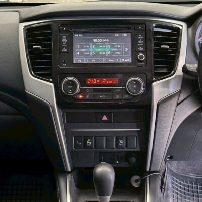 Mitsubishi Triton Plus 2.4 MIVEC GT-Premium Plus Double Cab A/T 2019 รถกระบะมือสอง เจ๊คำปุ่นยูสคาร์ รถมือสองชลบุรี ระยอง จันทบุรี สมุทรปราการ