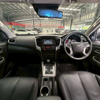 Mitsubishi Triton Plus 2.4 MIVEC GT-Premium Plus Double Cab A/T 2019 รถกระบะมือสอง เจ๊คำปุ่นยูสคาร์ รถมือสองชลบุรี ระยอง จันทบุรี สมุทรปราการ