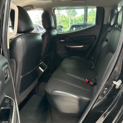 Mitsubishi Triton Plus 2.4 MIVEC GT-Premium Plus Double Cab A/T 2019 รถกระบะมือสอง เจ๊คำปุ่นยูสคาร์ รถมือสองชลบุรี ระยอง จันทบุรี สมุทรปราการ