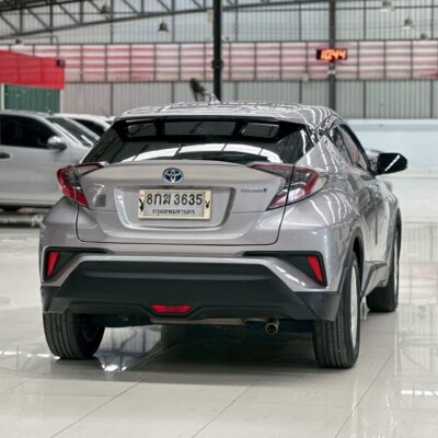 Toyota C-HR 1.8 HV Mid ปี 2018 รถเก๋งมือสอง เจ๊คำปุ่นยูสคาร์ รถมือสองชลบุรี ระยอง จันทบุรี สมุทรปราการ