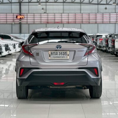 Toyota C-HR 1.8 HV Mid ปี 2018 รถเก๋งมือสอง เจ๊คำปุ่นยูสคาร์ รถมือสองชลบุรี ระยอง จันทบุรี สมุทรปราการ