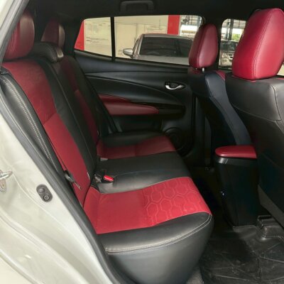 Toyota Yaris Hatchback 1.2 Premium S CVT 2023 รถเก๋งมือสอง เจ๊คำปุ่นยูสคาร์ รถมือสองชลบุรี ระยอง จันทบุรี สมุทรปราการ