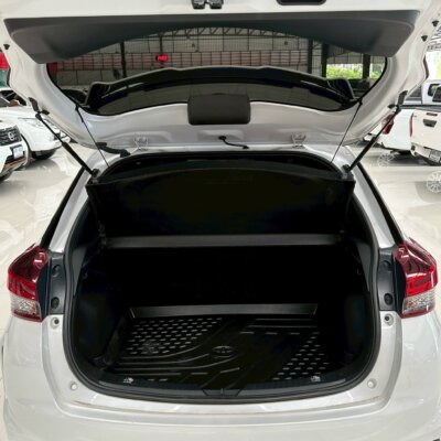 Toyota Yaris Hatchback 1.2 Premium S CVT 2023 รถเก๋งมือสอง เจ๊คำปุ่นยูสคาร์ รถมือสองชลบุรี ระยอง จันทบุรี สมุทรปราการ