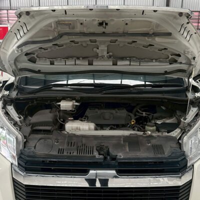 Toyota Commuter 2.8 AT ดีเซล ปี 2022 รถตู้มือสอง เจ๊คำปุ่นยูสคาร์ รถมือสองชลบุรี ระยอง จันทบุรี สมุทรปราการ