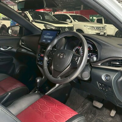 Toyota Yaris Hatchback 1.2 Premium S CVT 2023 รถเก๋งมือสอง เจ๊คำปุ่นยูสคาร์ รถมือสองชลบุรี ระยอง จันทบุรี สมุทรปราการ