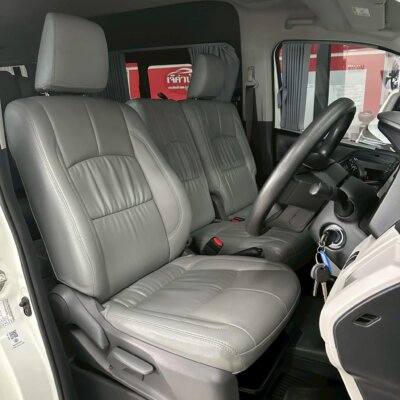 Toyota Commuter 2.8 AT ดีเซล ปี 2022 รถตู้มือสอง เจ๊คำปุ่นยูสคาร์ รถมือสองชลบุรี ระยอง จันทบุรี สมุทรปราการ