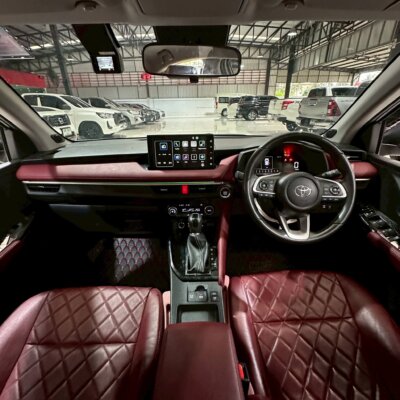 Toyota Yaris Ativ 1.2 Premium Luxury 2023 รถเก๋งมือสอง เจ๊คำปุ่นยูสคาร์ รถมือสองชลบุรี ระยอง จันทบุรี สมุทรปราการ